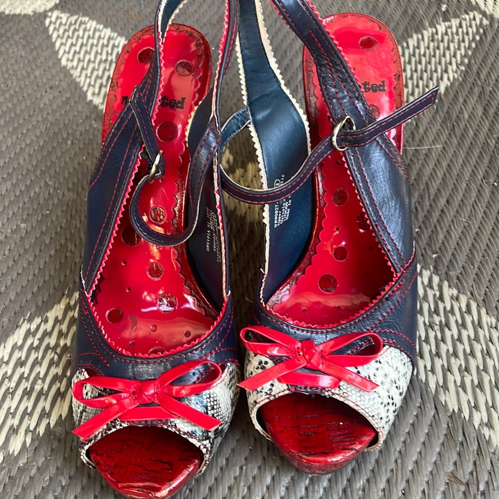 Not rated brand heels